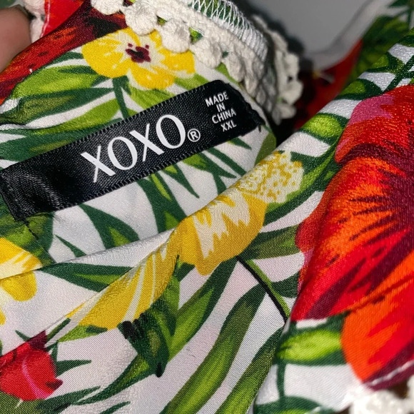 XOXO NEW GREEN YELLOW COLD-SHOULDER HALTER LACE-DOT JUMPSUIT - Picture 6 of 7